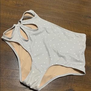 Kortni Jeane Beige Flake Cut Outs Women’s Medium